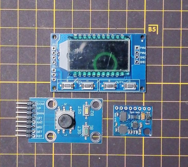 構想図：9軸センサーで計測した姿勢角を3D表示