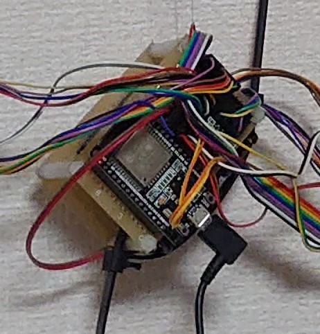 吊るされた無様な基板